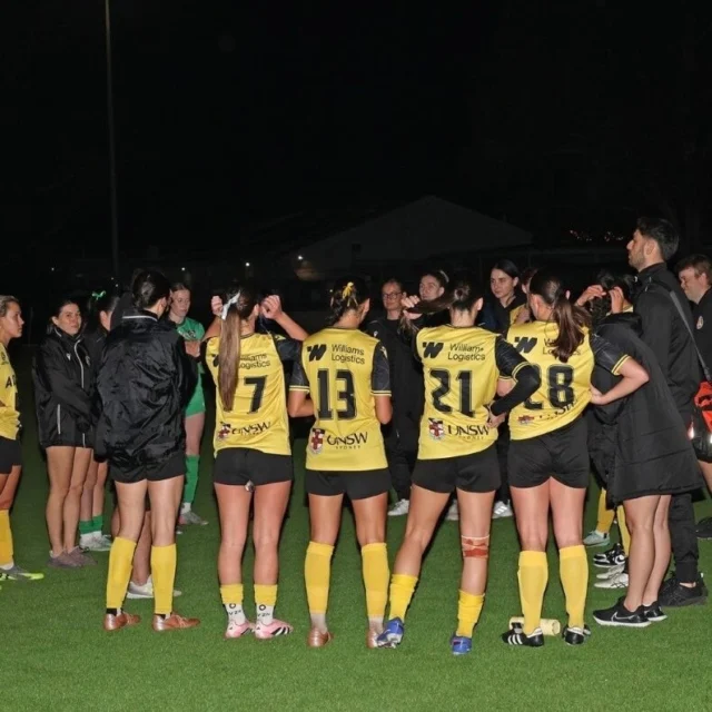 Weekends look a little different for Adrian.When he's not in the clinic at Bend + Mend, you'll find him on the sideline with an NPL Women's First Grade and U23 squad, currently sitting on top of the Club Championship ladder.Game day can mean anything from strapping ankles before kick-off, managing injuries during the match, making quick calls on whether a player can continue, or helping guide rehab plans to get athletes back on the field.From hamstring and calf strains to hip, knee, ankle and lower back injuries, Adrian works closely with players and coaches to keep the squad healthy, available and performing at their best.This is Adrian's second season with the program, after also helping out with the men's side over the past couple of years.A few snaps from life on the sidelines ⚽💪#bendandmend  #footballphysio #womensfootball