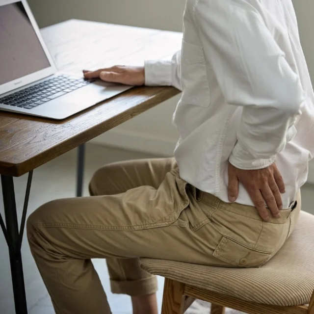 📰 Our latest newsletter is out!This month, we’re talking all things desk-related aches and pains — plus simple tips to help you feel better while working.💻 Read the latest newsletter - Link in bio.#deskpain #bendandmend #sydneycbdphysio